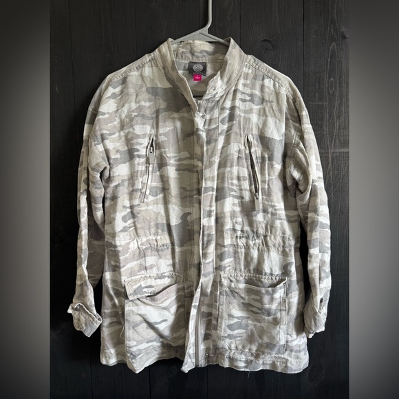 Vince Camuto Jackets & Blazers - Vince Camuto Gray Tan Military Field Jacket